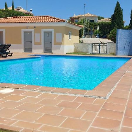 Apartamento Piscina 5 Minutos Praia Alcantarilha Buitenkant foto