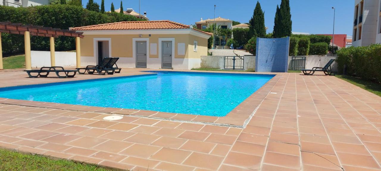 Apartamento Piscina 5 Minutos Praia Alcantarilha Buitenkant foto